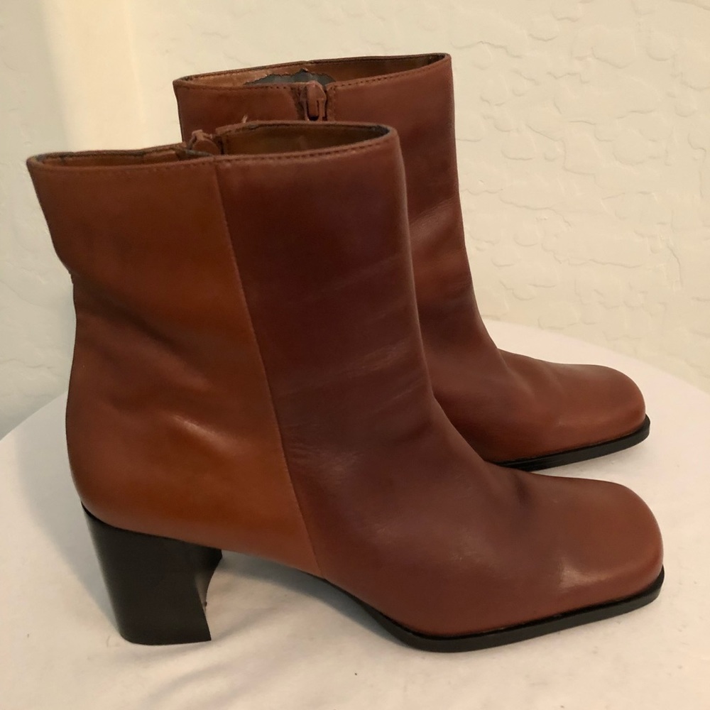 Hillard & Hanson Leather Boots